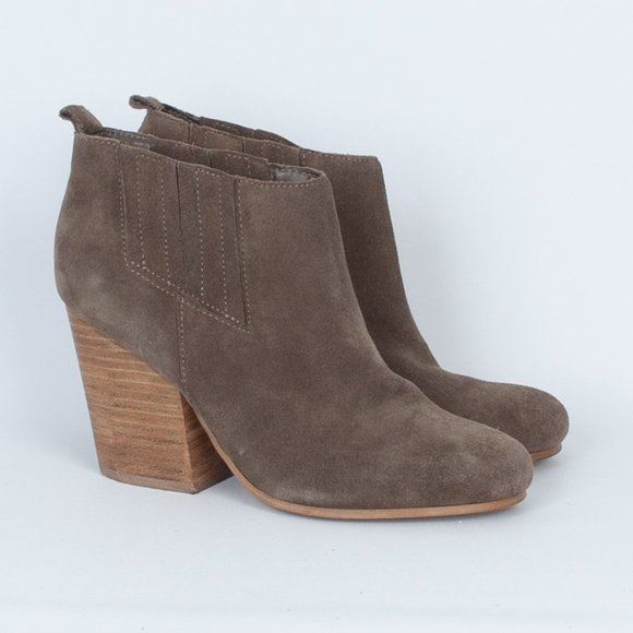 Crown Vintage Lasso Suede Ankle Booties Size 5.5